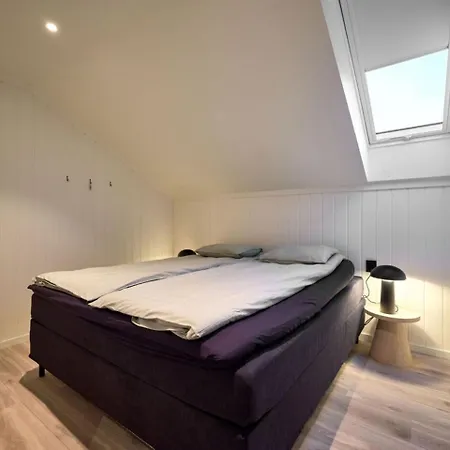 With Five Bedrooms And Sea View