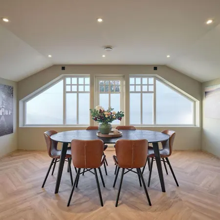 With Five Bedrooms And Sea View Appartamento *